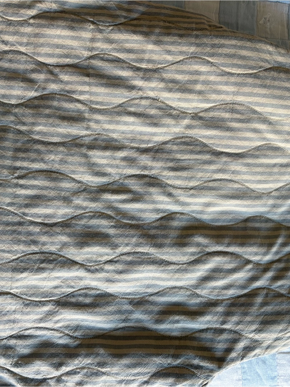 Micaela Greg Muted Striped Quilted Liner size M - Picture 11 of 12